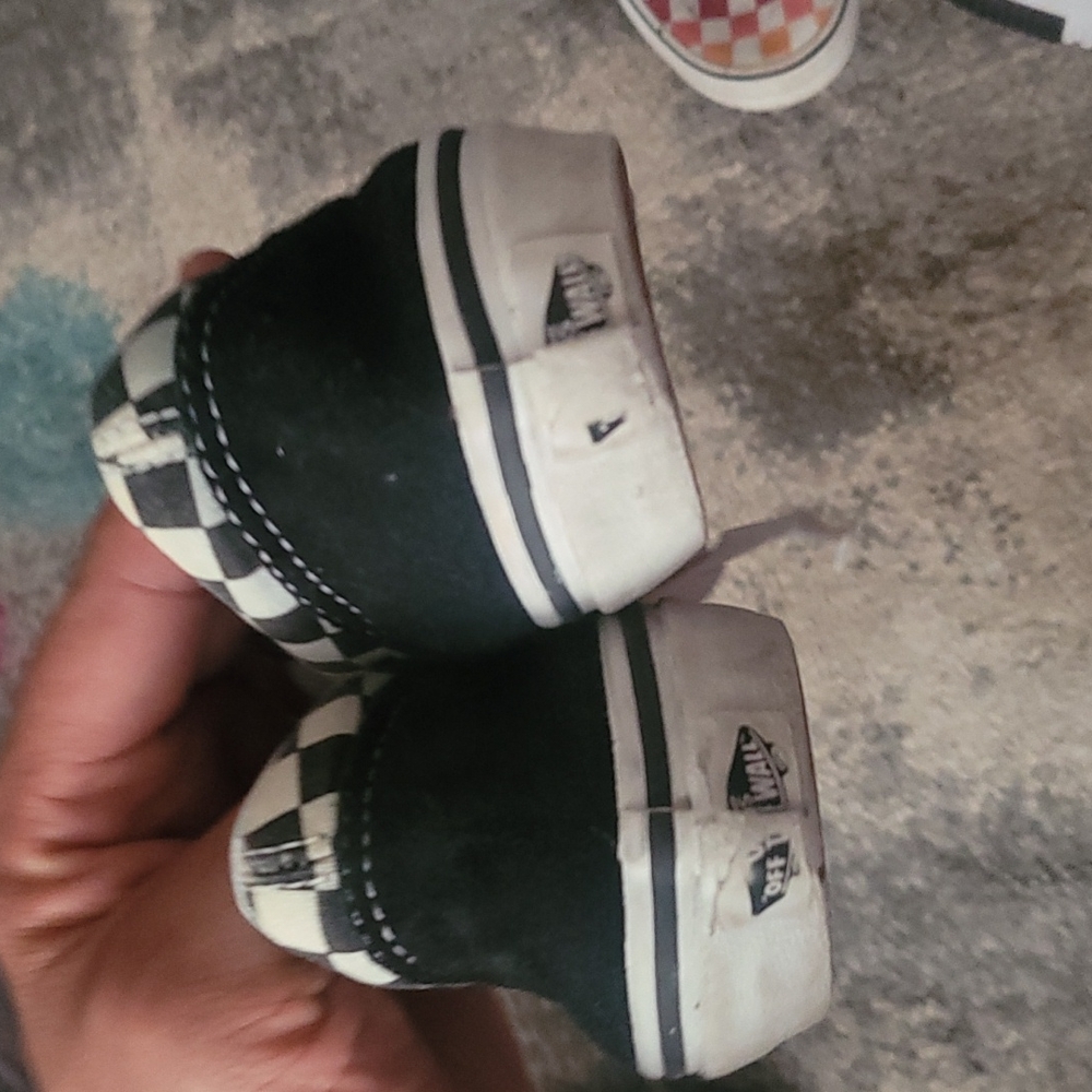 Vans - Picture 3 of 3